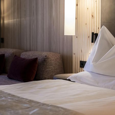 อัดเลอร์ สปา รีสอร์ต โดโลมิติ Hotel โอติเซ ภายนอก รูปภาพ