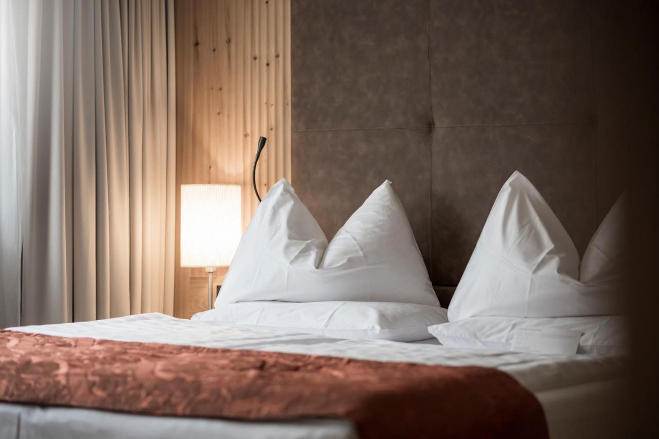 อัดเลอร์ สปา รีสอร์ต โดโลมิติ Hotel โอติเซ ภายนอก รูปภาพ