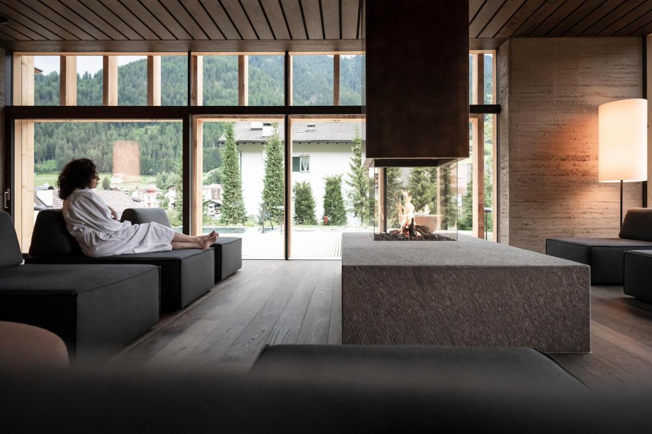 อัดเลอร์ สปา รีสอร์ต โดโลมิติ Hotel โอติเซ ภายนอก รูปภาพ