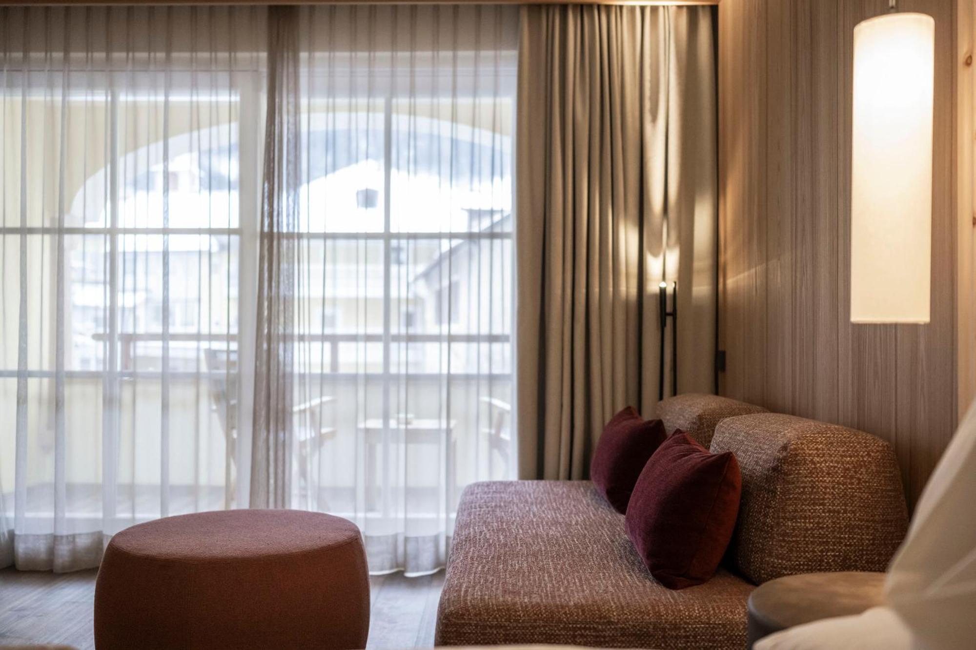 อัดเลอร์ สปา รีสอร์ต โดโลมิติ Hotel โอติเซ ภายนอก รูปภาพ