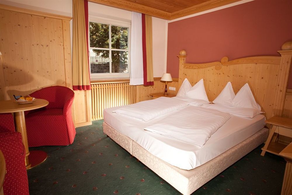 อัดเลอร์ สปา รีสอร์ต โดโลมิติ Hotel โอติเซ ภายนอก รูปภาพ